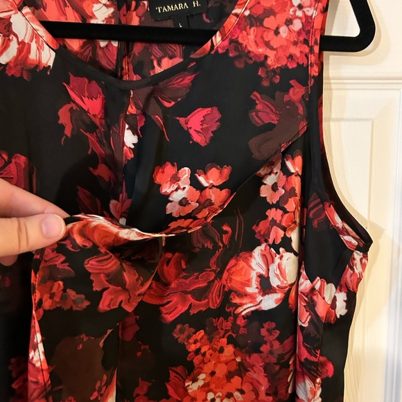 Tamara H. Sleeveless Red and Black Blouse Ruffled Detail Size L - Picture 2 of 3